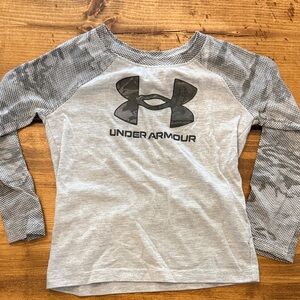 Under Armour Kids Gray and Black Long Sleeve Tee